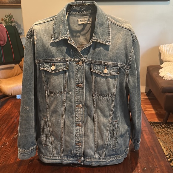 Like New! Madewell The Oversized Trucker Jean Jacket in Kelson Wash - Picture 8 of 9